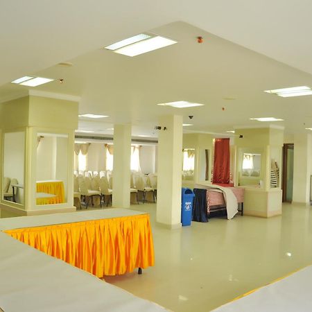 Nayagara Hotel Chennai Zewnętrze zdjęcie